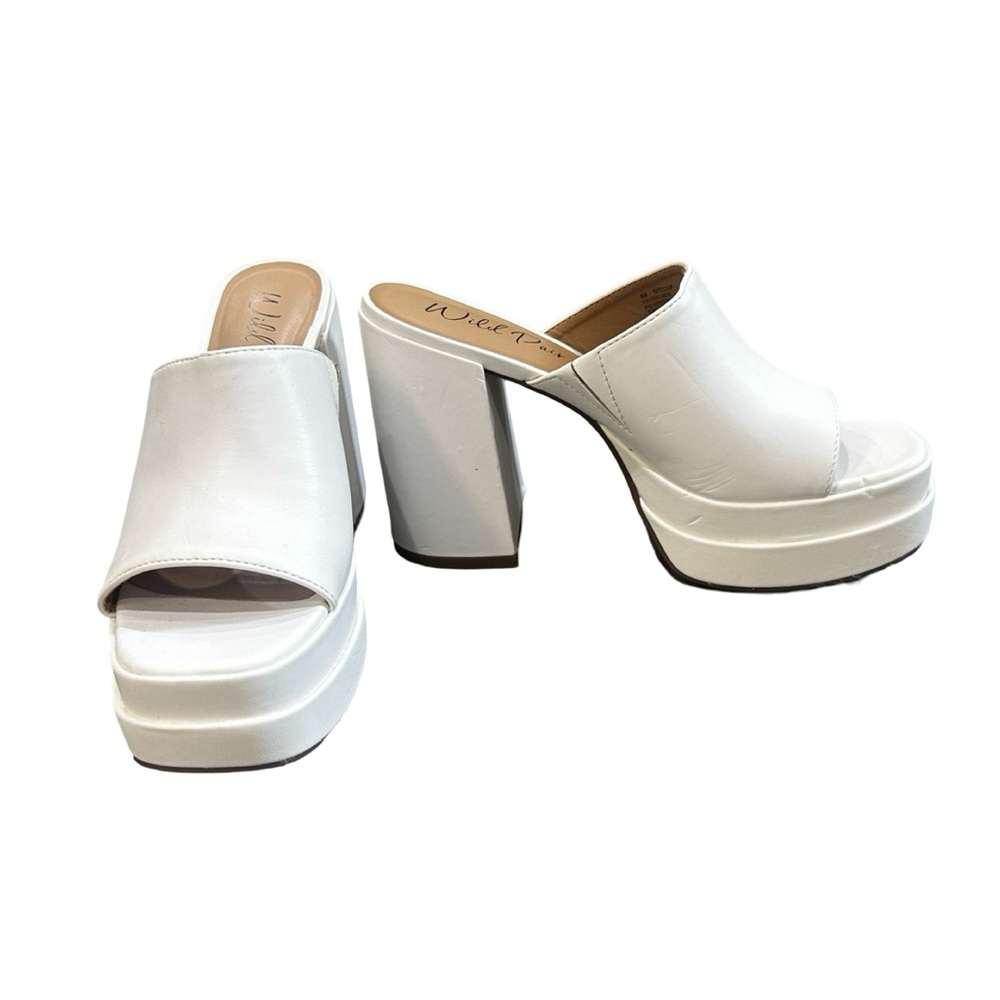 Wild Pair Retro Style White Platform Block Heeled Sandals Size 8